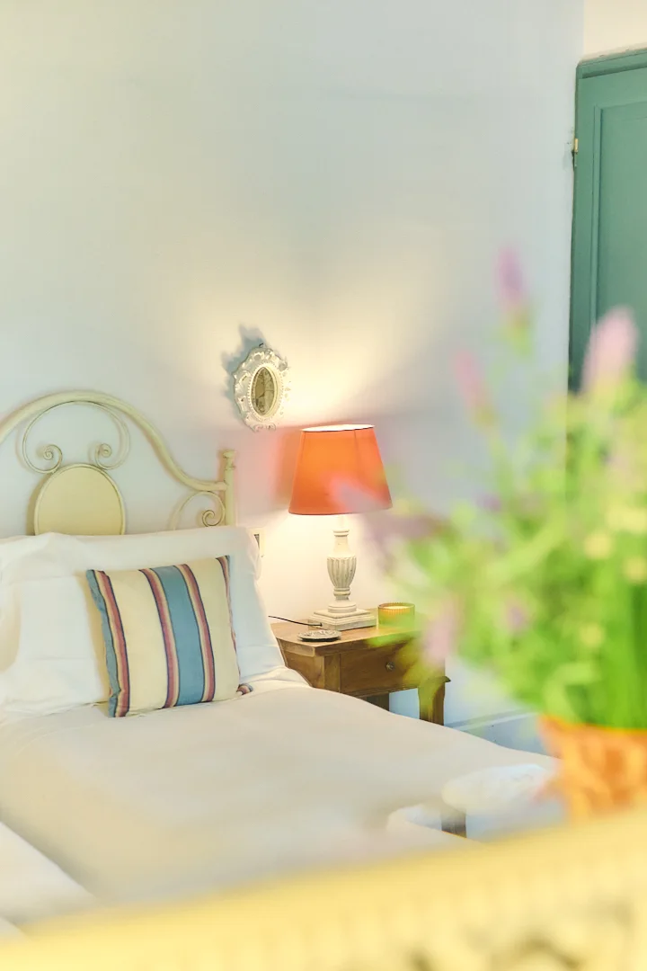 Twin bedroom detail at Villa Niccolai